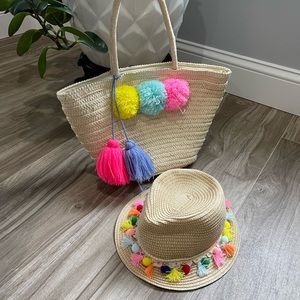 Beautiful straw beach summer hat and bag with tassels and pompoms. Excellent!!!!